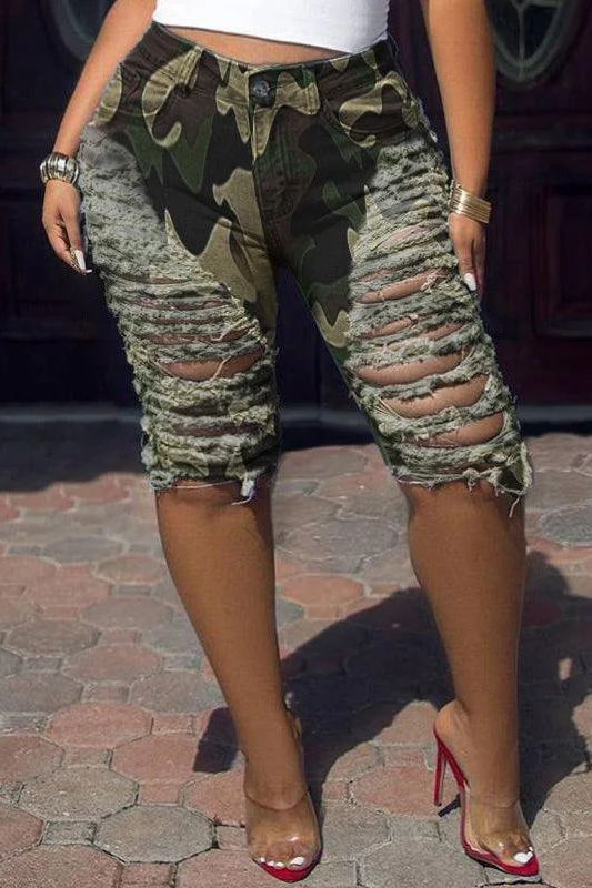 Plus Size Camouflage Print Ripped Skinny Distressed Denim Shorts Image